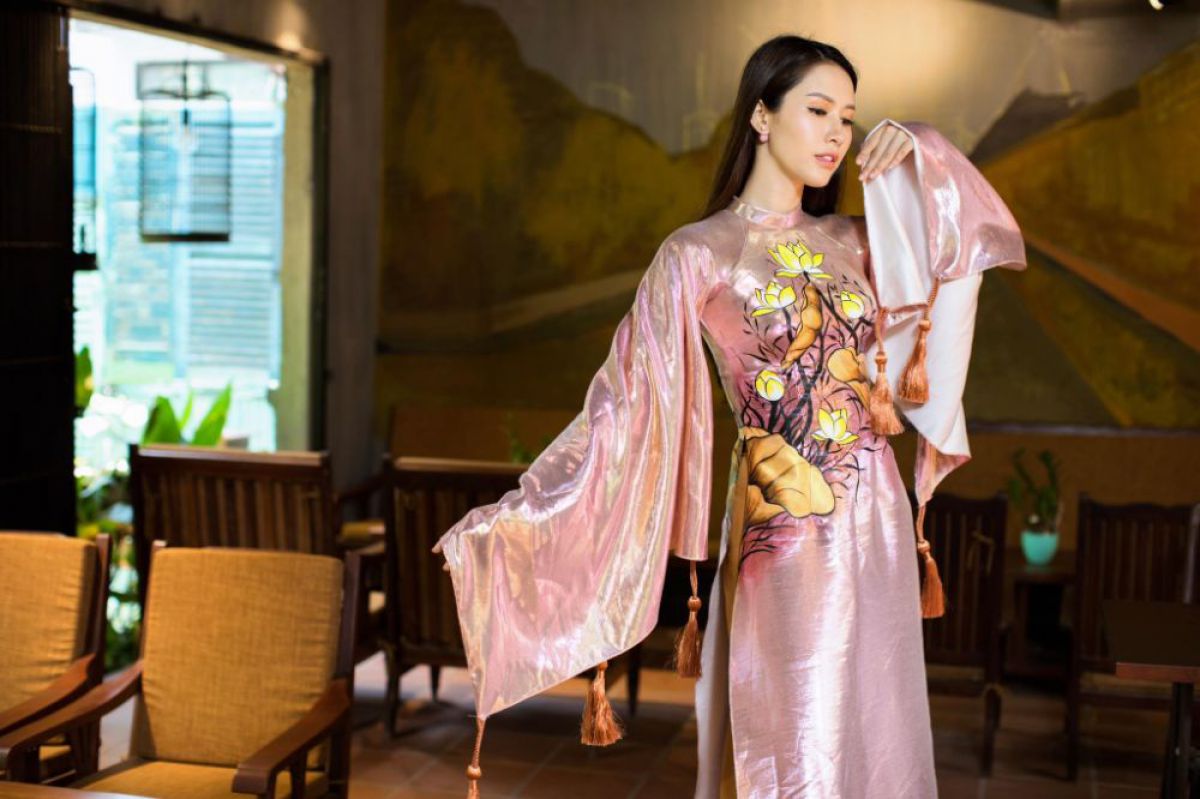 Hoa hậu Phan Thu Quyên đài các, kiêu sa trong Áo dài Việt Hùng