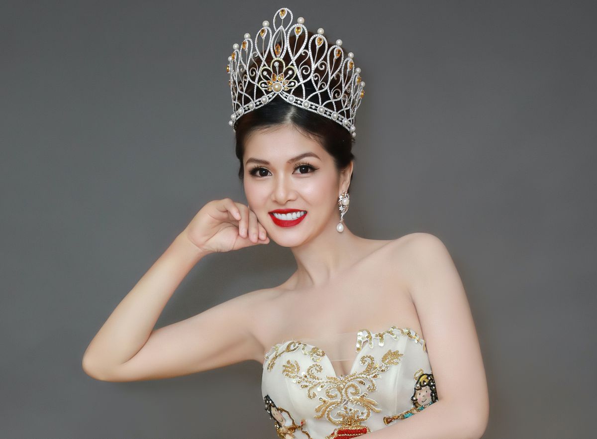 ''Hoa hậu 6 con'' đại diện Việt Nam tham dự Mrs Universe 2020