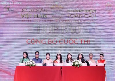 Hoa hậu Ngọc Hân nền nã áo dài làm giám khảo Hoa hậu doanh nhân