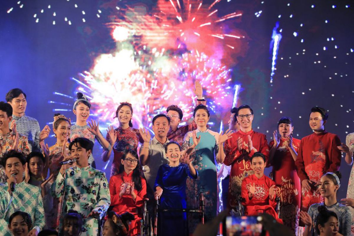 Dàn mẫu rạng rỡ trên sân chơi Gala Đại sứ Áo dài Việt Nam