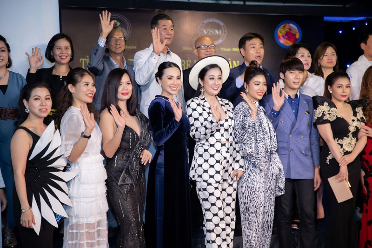 Mrs Universe Vetnam 2018 Châu Ngọc Bích đầy “quyền lực” trên vị trí giám khảo cuộc thi tài năng Việt Hàn