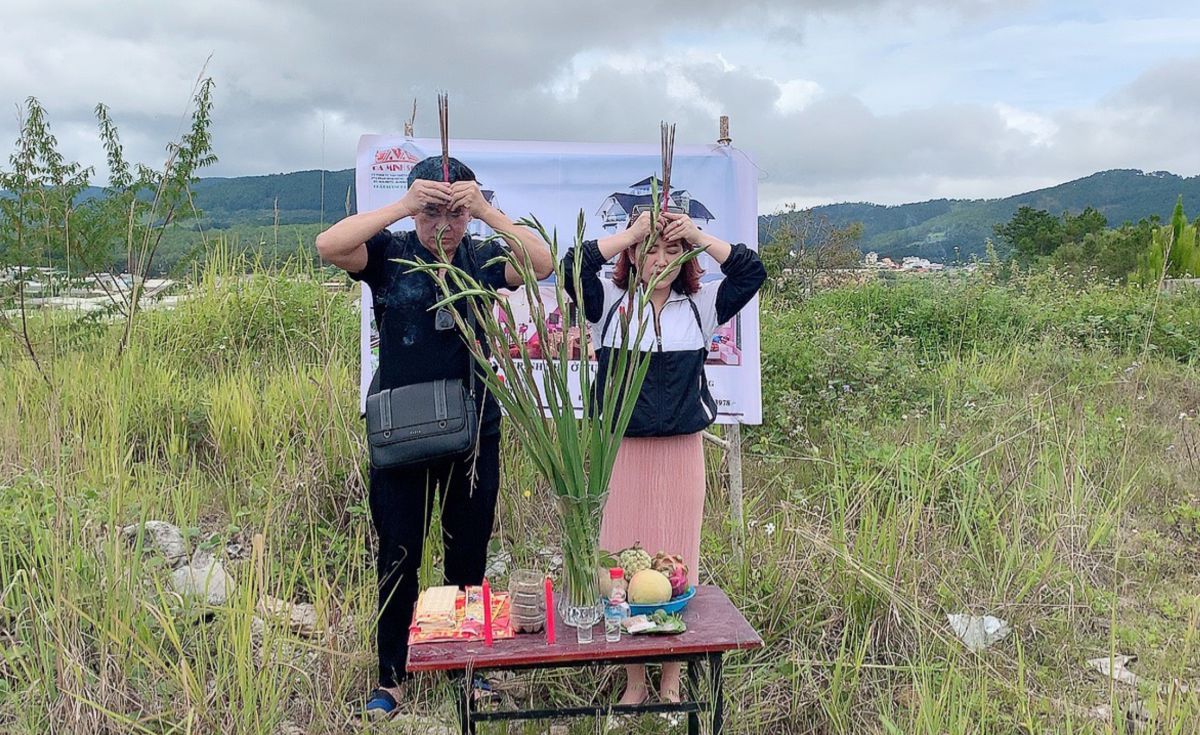 Vợ chồng Kiều Linh - Mai Sơn bất ngờ xây biệt thự hơn 20 tỷ chẳng kém cạnh Trường Giang