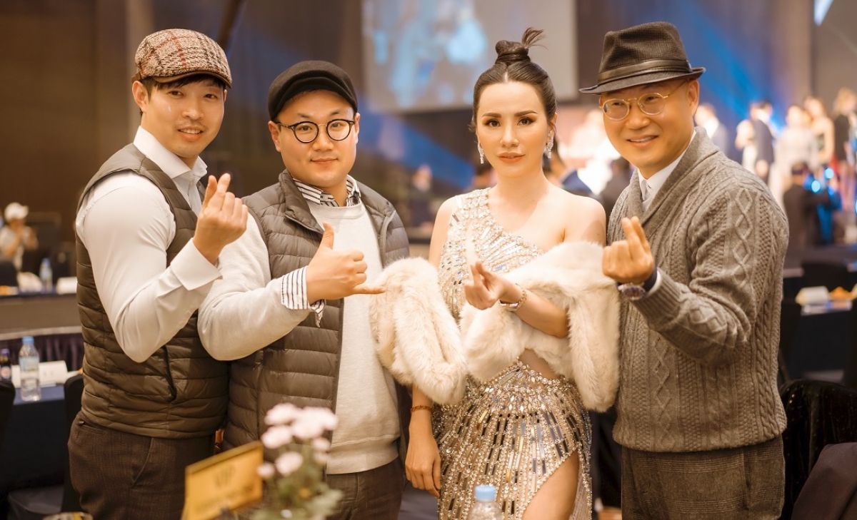 Hoa hậu Châu Ngọc Bích sang Hàn Quốc làm giám khảo cuộc thi Supper Model Contest 2019