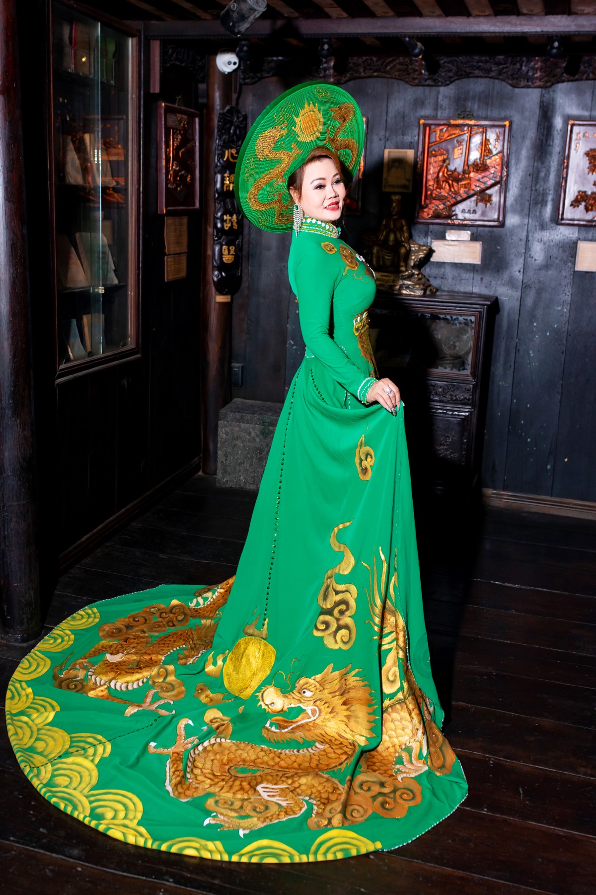 591.hoa-hau-ao-dai-quy-ba-2024-hoang-kim2