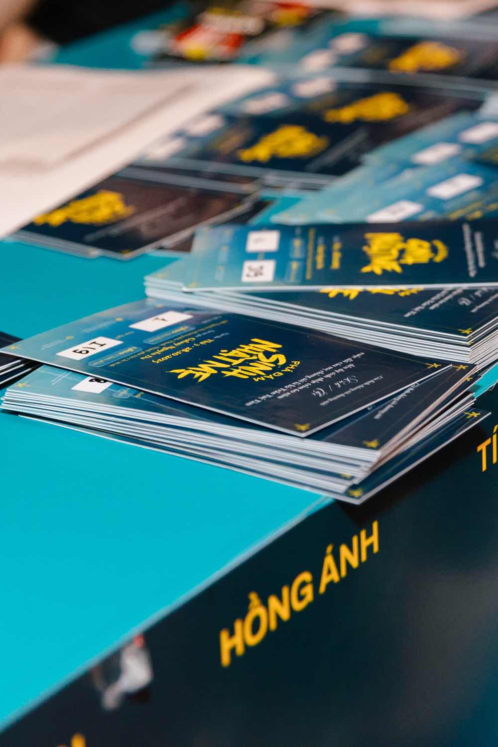 1A.290.pha-dam-sinh-nhat-me-premiere-truyen-thong-spotlight-vietnam00005