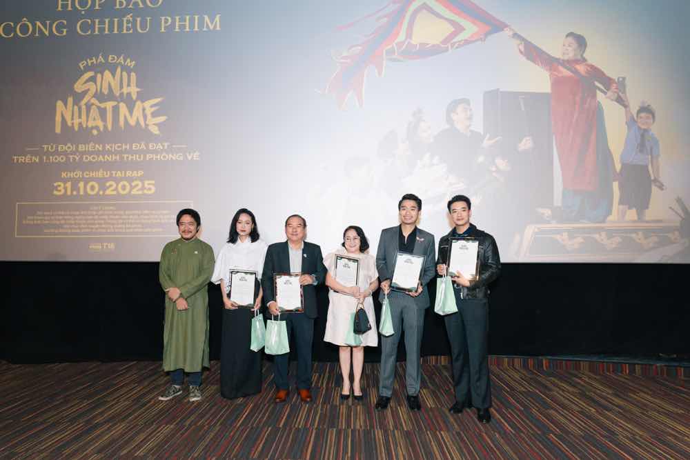 1A.290.pha-dam-sinh-nhat-me-premiere-truyen-thong-spotlight-vietnam00085