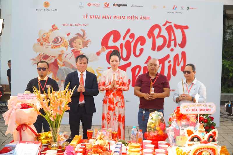 1a.183.suc-bat-trai-tim-khai-may-truyen-thong-spotlight-vietam-11