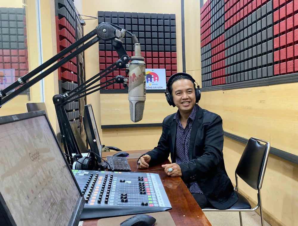 1a.21.thac-si-huynh-thanh-nguyen-ca-si-dong-quan-thai-my-que-em4