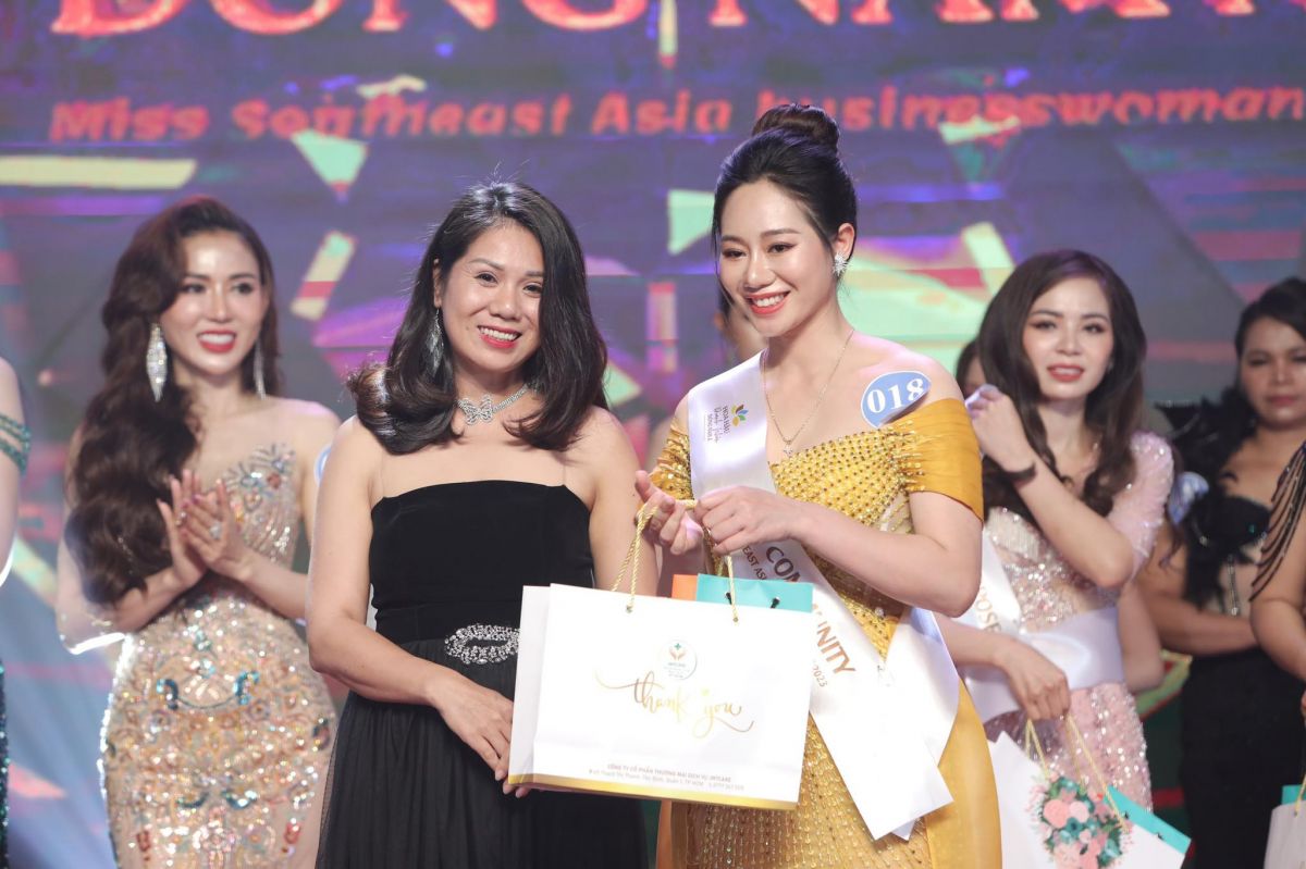 Người đẹp Nguyễn Thị Hồng Nhung ‘’Có mặt tại cuộc thi Hoa hậu doanh nhân Đông Nam Á 2023 với tôi đã là một ‘’thành tích!’’