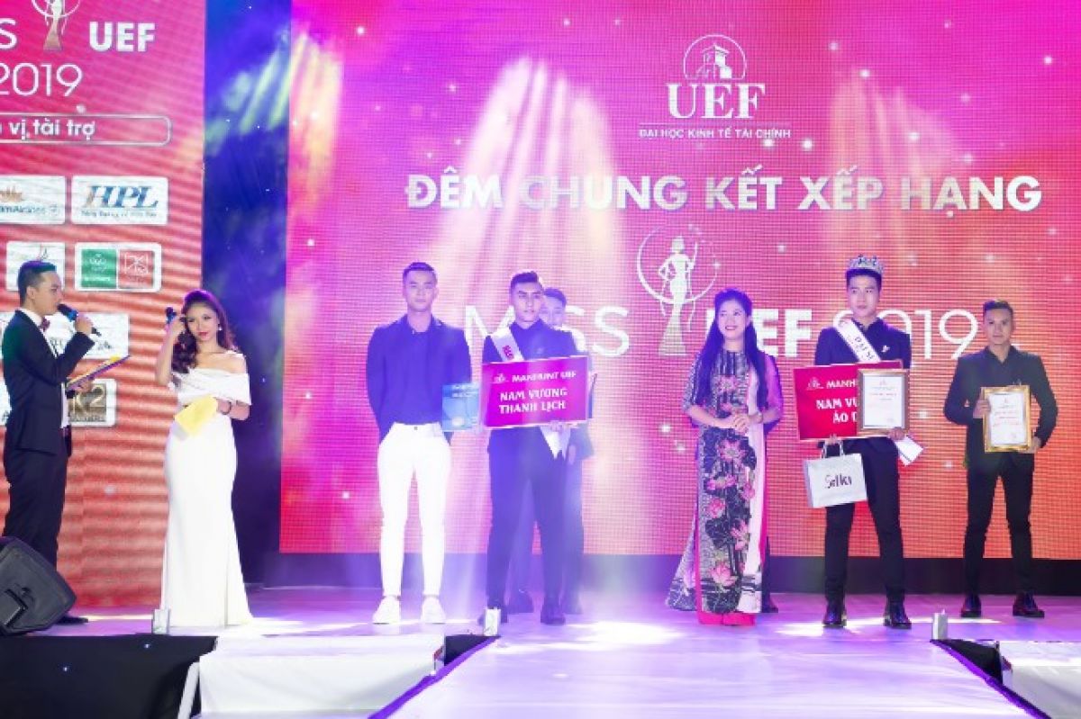 Siêu mẫu Vũ Linh trao giải Nam vương thanh lịch và Nam vương Áo dài trong đêm chung kết Miss UEF 2019