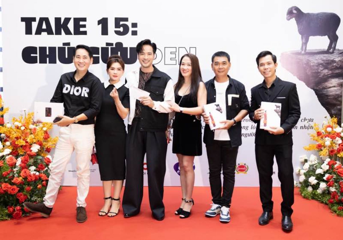 Diễn viên - Nhà sản xuất Đoàn Minh Tài ra mắt cuốn sách đầu tay ''Take 15: Chú cừu đen''
