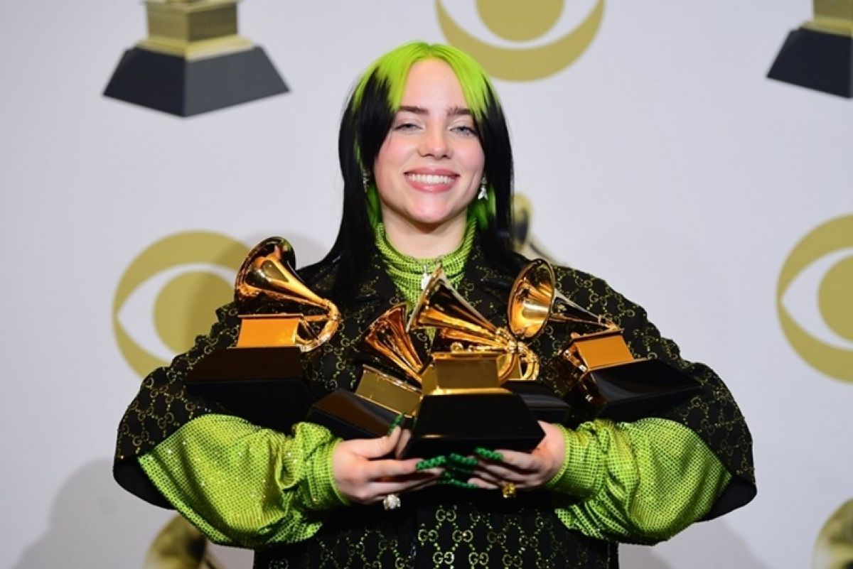 Billie Eilish gây bàn tán khi 'càn quét' Grammy