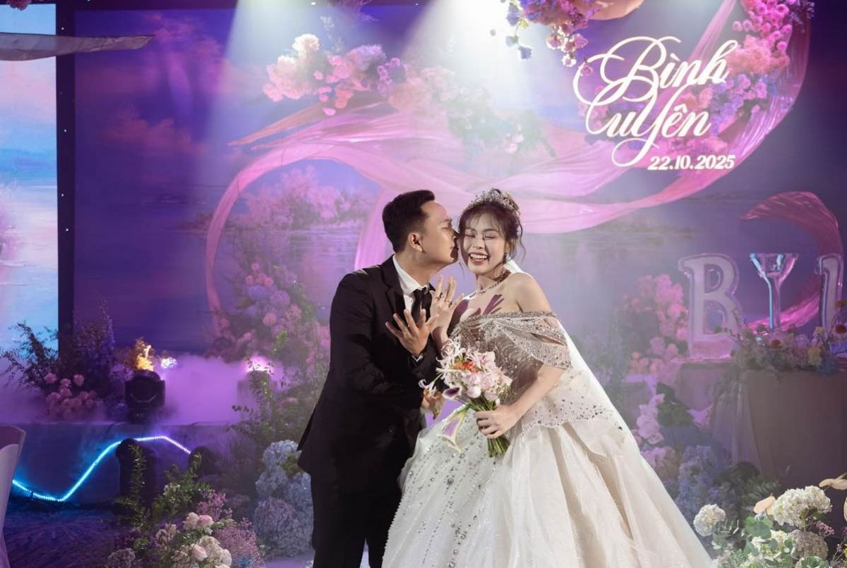 Á hậu Nguyễn Hoàng Phương Uyên khiến khách tham dự ‘rụng tim’ giữa mùa siêu cưới của showbiz