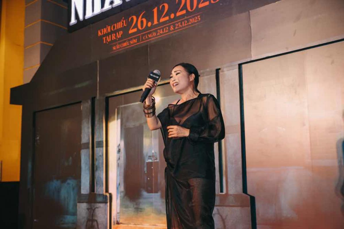 PHƯƠNG THANH &ldquo;TUNG CHI&Ecirc;U&rdquo; TẠI THẢM ĐỎ &ldquo;NH&Agrave; HAI CHỦ&rdquo;, H&Aacute;T OST KHIẾN AI CŨNG XI&Ecirc;U L&Ograve;NG