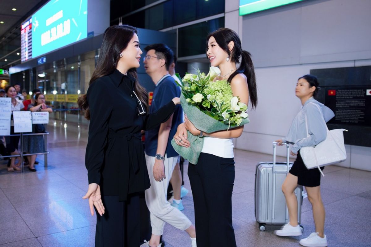 Mina Sue Choi đến Việt Nam chuẩn bị cho Cuộc thi Miss Earth Việt Nam 2023 do Chủ tịch Trương Ngọc Ánh tổ chức