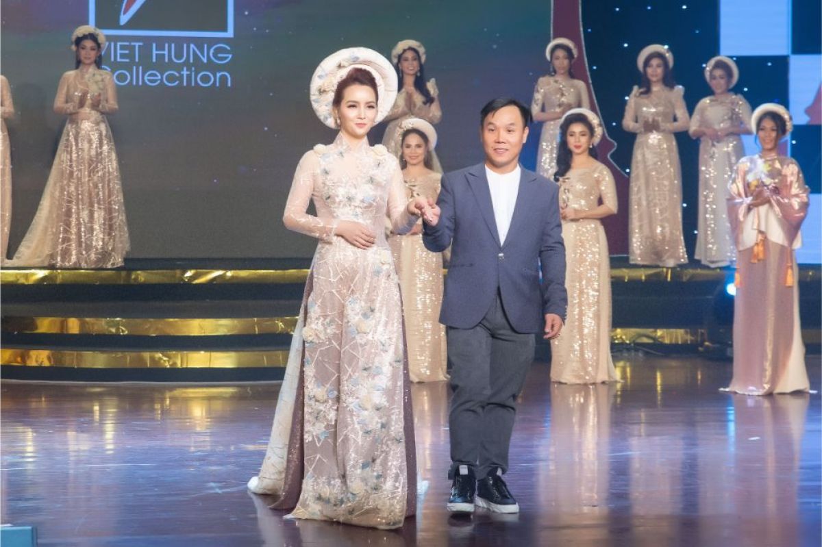 NTK Việt Hùng mang đến sự đẳng cấp cho đêm Gala Tôn vinh Phụ nữ Quyền năng mùa hai