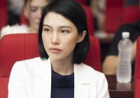 NỮ BÁC SĨ NHÃN KHOA ĐỒNG HÀNH CÙNG HOA HẬU SINH VIÊN HÒA BÌNH VIỆT NAM 2025: ThS.BS.CKI PHẠM TRẦN BẢO NGỌC