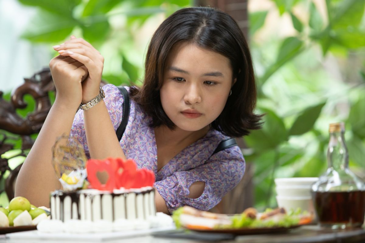 Khánh Trinh lần thứ 2 được đề cử Ngôi Sao Xanh trong phim “Hợp đồng yêu đương”
