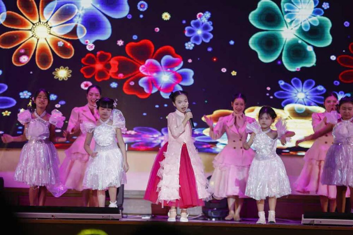 HỒ THIỆN T&Acirc;M - TỪ C&Ocirc; B&Eacute; NH&Uacute;T NH&Aacute;T ĐẾN H&Agrave;NH TR&Igrave;NH KHẲNG ĐỊNH BẢN TH&Acirc;N TR&Ecirc;N S&Acirc;N KHẤU