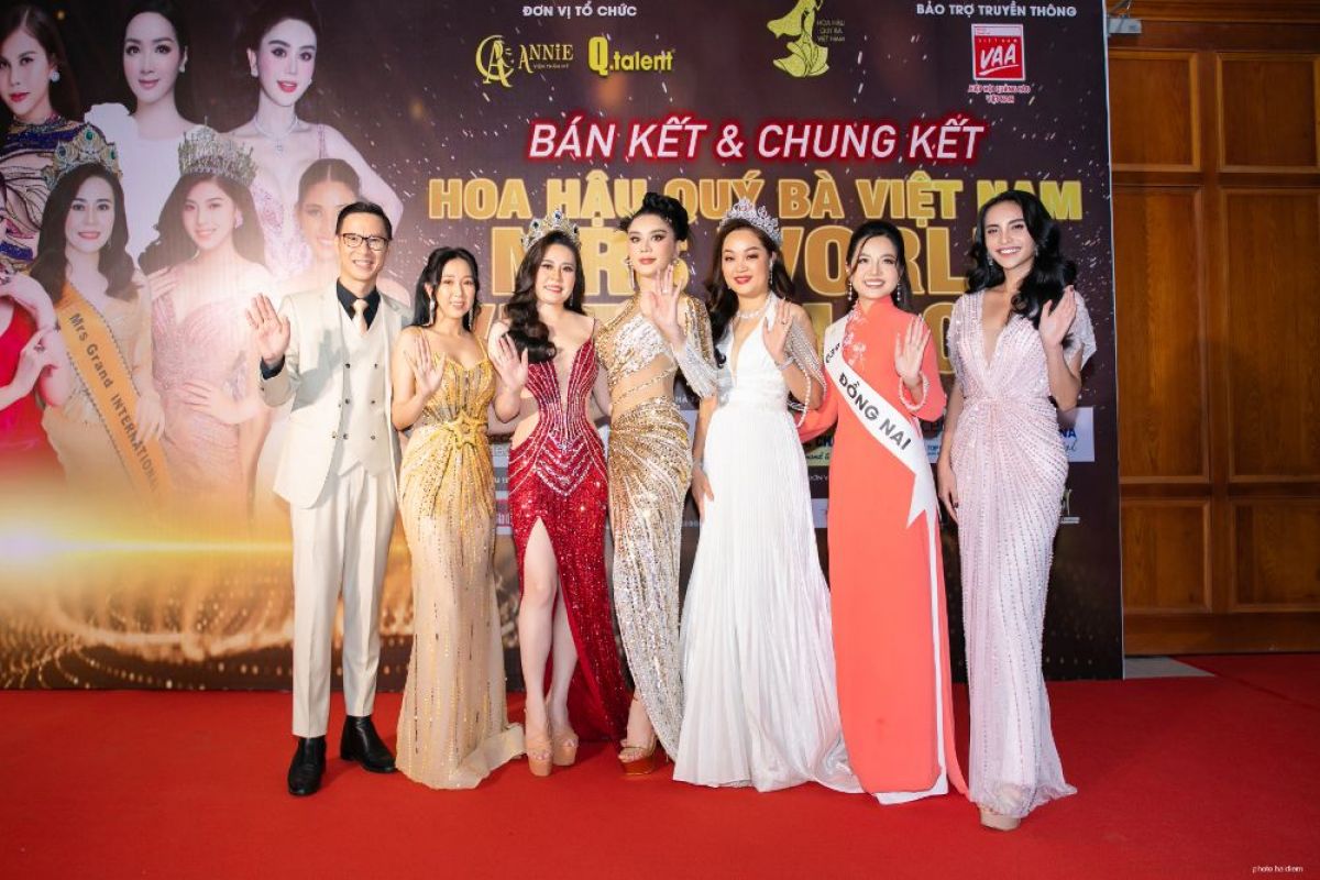 Dàn nghệ sỹ Việt đình đám tham dự đêm bán kết Hoa hậu Hoa hậu Quý bà Việt Nam 2022