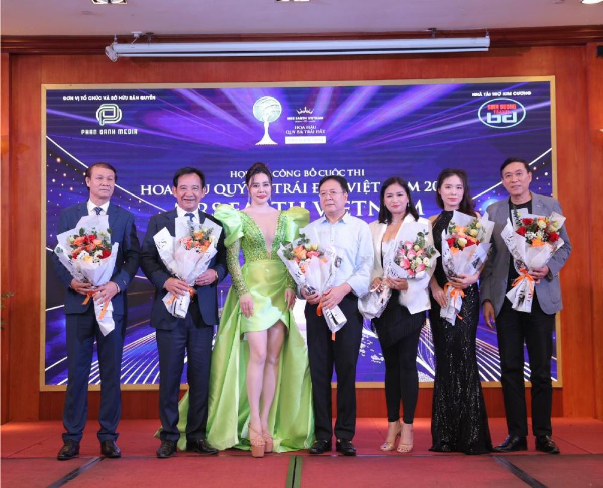 Cuộc hội ngộ ngoạn mục của bộ 3 NS Nguyễn Hải, Quang Tèo và Hoa hậu Phan Kim Oanh