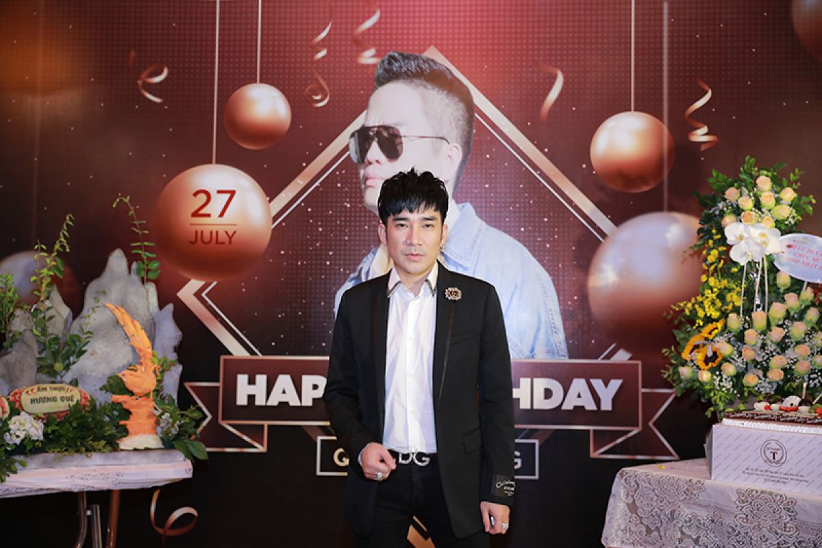 Quang Hà chi hàng trăm triệu tổ chức sinh nhật cho “ông bầu” Quang Cường