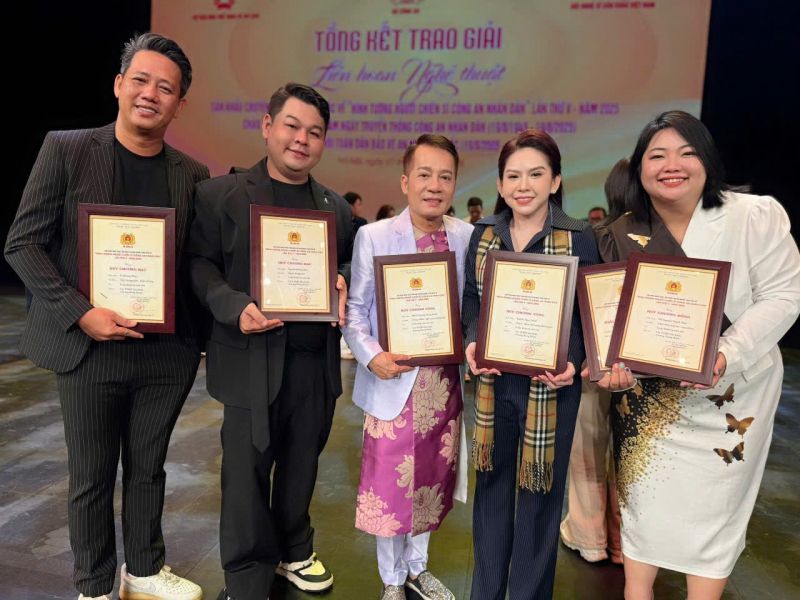 "Cuộc đoàn tụ cảm xúc” đoạt Huy chương vàng Liên hoan nghệ thuật sân khấu chuyên nghiệp toàn quốc 2025
