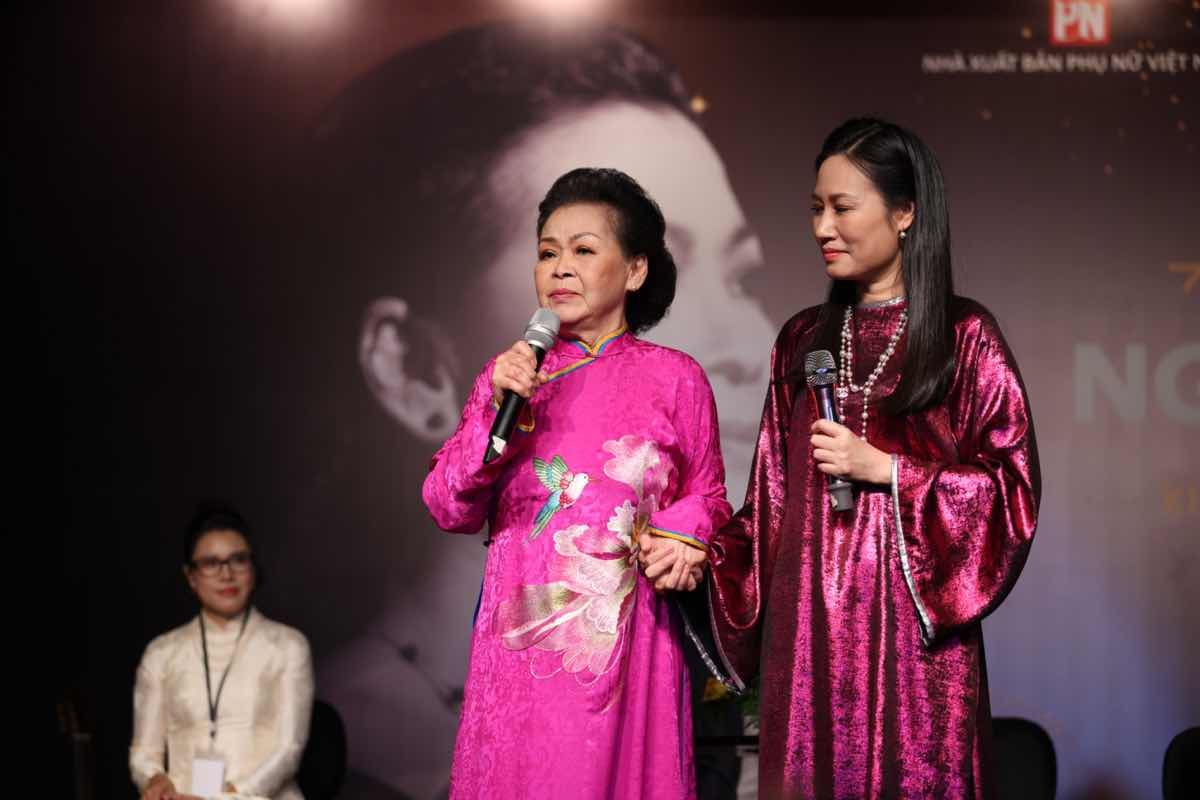 Kh&aacute;nh Ly ra mắt phim v&agrave; s&aacute;ch H&aacute;t C&ugrave;ng Nguồn Cội