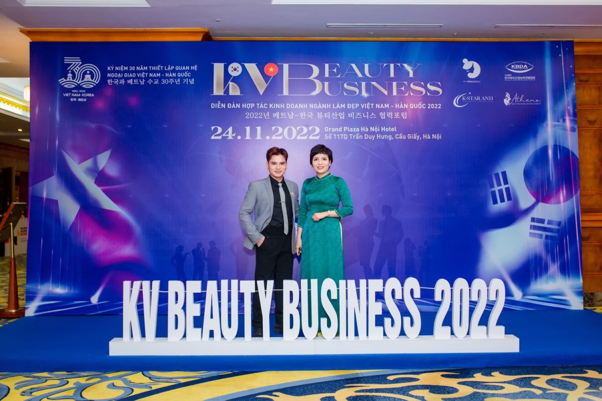 MC Phạm Trường Giang chuyên nghiệp tại Korea Vietnam Beauty Business 2022