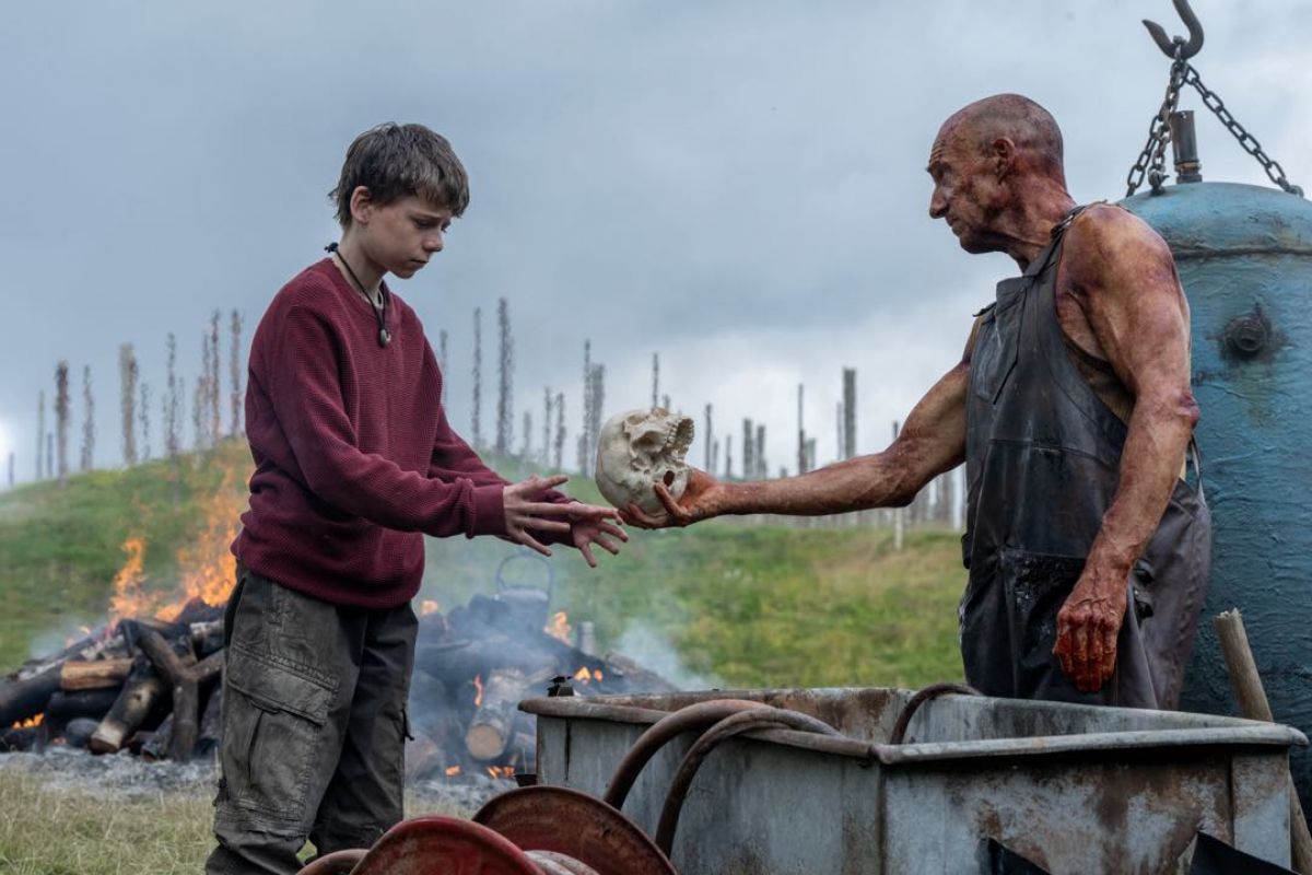 ZOMBIE? CÚ BẮT TAY CỦA ĐẠO DIỄN PHIM OSCAR VÀ BIÊN KỊCH CỦA CIVIL WAR TẠI 28 YEARS LATER - LIỆU CÓ LÀ HUYỀN THOẠI MỚI?