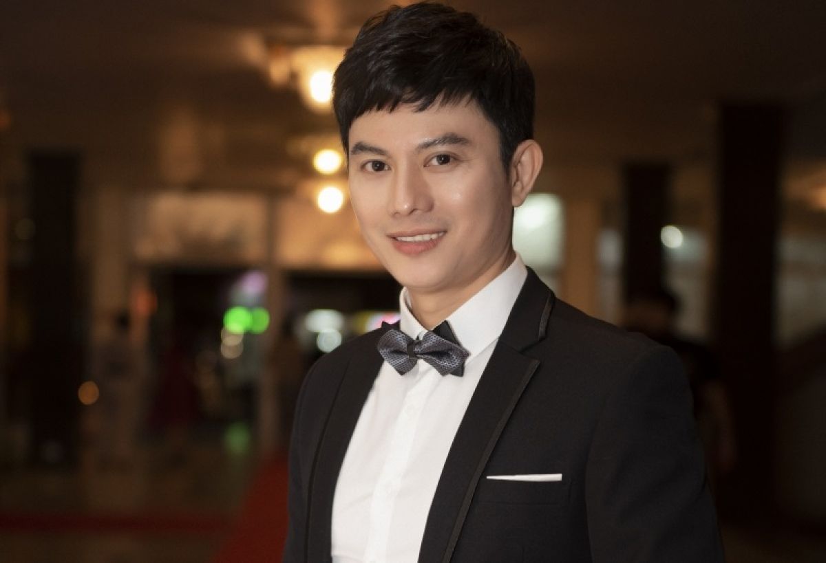 NTK Ngô Nhật Huy chấm thi nhan sắc cùng Siêu mẫu Võ Hoàng Yến, MC Phan Anh tại Pháp