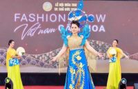 Hoa hậu Hoàng Kim khoa kỹ năng catwalk ngày càng điêu luyện