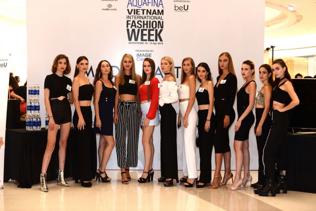 Hàng trăm người mẫu háo hức tham gia casting cho Tuần lễ thời trang Quốc tế Việt Nam xuân hè 2019