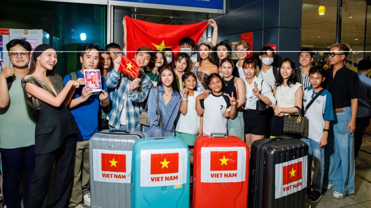 Lydie Vũ chính thức nhận sash Miss Supranational Vietnam tại sân bay trước khi lên đường sang Ba Lan